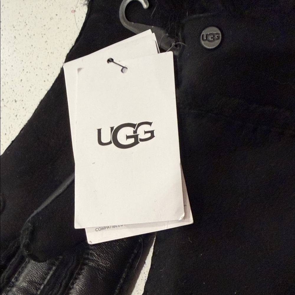 Ugg Black Touchscreen-Compatible Gloves - image 4